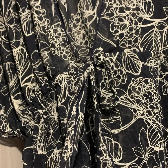 EMORY PARK Blue & White Floral Open Front Tie Cardigan-Style Top - Picture 12 of 16